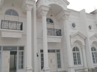 Rumah Baru Bergaya Modern Klasik di Ciracas, Jakarta Timur