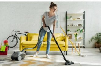 Jangan Sampai Rumah Kayak Kapal Pecah Pas Tahun Baru! Tips Membersihkan Rumah Menjelang Liburan