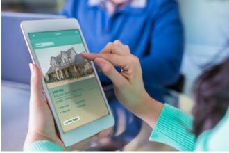 Media online telah menjadi wadah utama bagi interaksi dan pertukaran informasi di berbagai bidang, termasuk dalam marketing dan jual beli properti. Salah satu aset berharga yang sering diperjualbelikan adalah rumah. Meski proses penjualan rumah tidak selalu mudah, artikel ini akan memberikan tips dan cara cepat jual rumah online untuk meningkatkan omset secara signifikan.