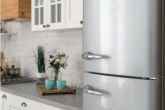 Hati-hati Kulkas di Rumah Bisa 'Nyetrum'Ini Penyebab dan Cara Mengatasinya